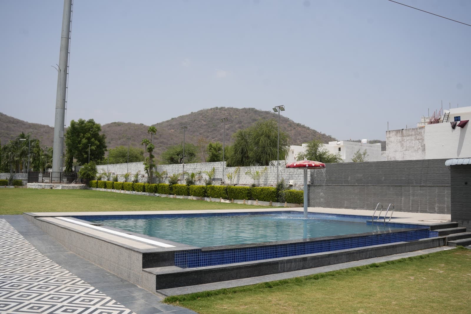 Orpido pool area